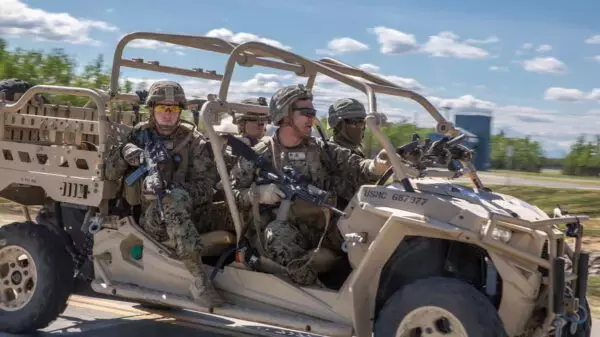 アメリカ海兵隊のアシ車・オフロードバギーに「全く別用途の新タイプ」が登場!? その“今っぽい”用途とは？