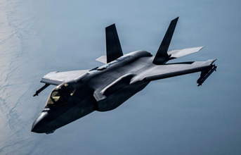 終わらない報復 米海軍 巨大なタンカーをまたもや“撃沈”炎上する映像を公開 5隻目の沈没船に