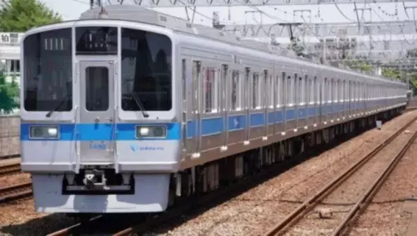 「「大変助かっている」小田急～東京メトロ直通の“復活した系統”に感謝の声！ 「千代田線の先」まで行ったロマンスカーって？」の画像