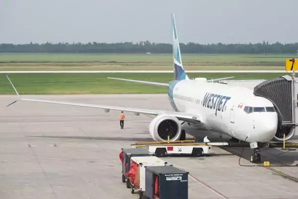 「座席リクライニングは“有料”です」LCC以外でも!? 固定席への変更は「アップグレードだ」「金儲けだろ」 利用者は歓迎？