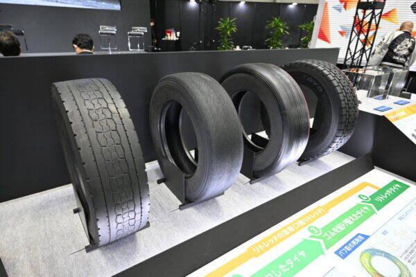日本で見たことないタイヤがあるぞ!? トーヨータイヤが「ジャパン トラックショー2026」に出展 ずらりと並んだ現行ラインアップ