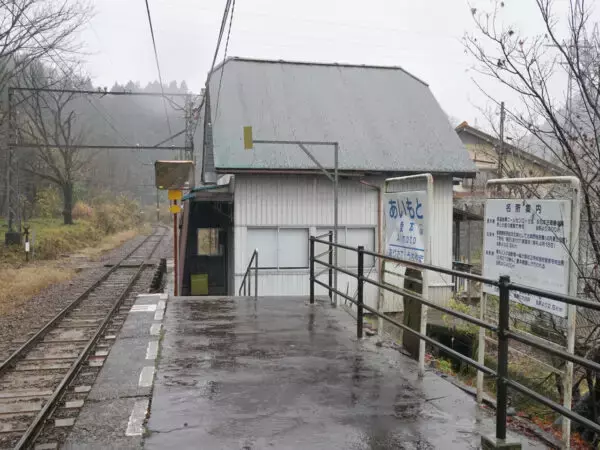 「なんだ、この濃密な“昭和感”は…！ 富山地鉄の「本気で古い」激シブ駅舎6選【本線編】 リフォームしてても「時が止まってる」」の画像