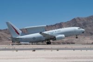 米軍の「空飛ぶ指揮所」ドローンで大破！ 撃墜よりヤバい “地上での損失” 深刻すぎる「残り少数」の台所事情