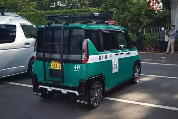 警視庁にタフな新型車両！ 「災害用高度先行車」の配備を開始 ベースは悪路に強い“人気の軽自動車！”警視庁が公式Xで発表
