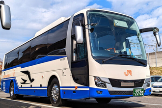 「その発想はなかった…！」 新デザイン「カラーリングが“逆”のJRバス」登場へ その名も「リバース」