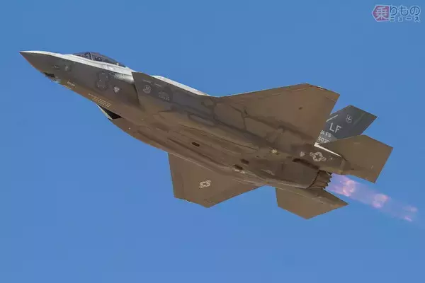 「何が違うんですか!?「F-22とF-35どっちが強いか」米軍パイロットに聞いてみた「スマホと同じですよ」」の画像