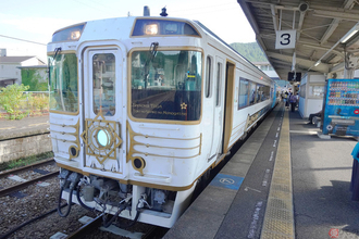 キャラ立ちまくり観光列車「時代の夜明けのものがたり」に乗る 中は“宇宙船”そのワケは