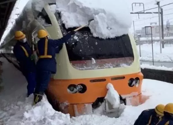 除雪に難渋「JR信越エリア」21日も複数線区で運休へ 信越線新潟～長岡は暫定運転