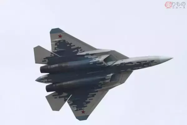 「ステルス機に迷彩は不要？ 驚きの「分子レベルの塗装」と、ロシアSu-57があえて見た目にこだわる理由」の画像