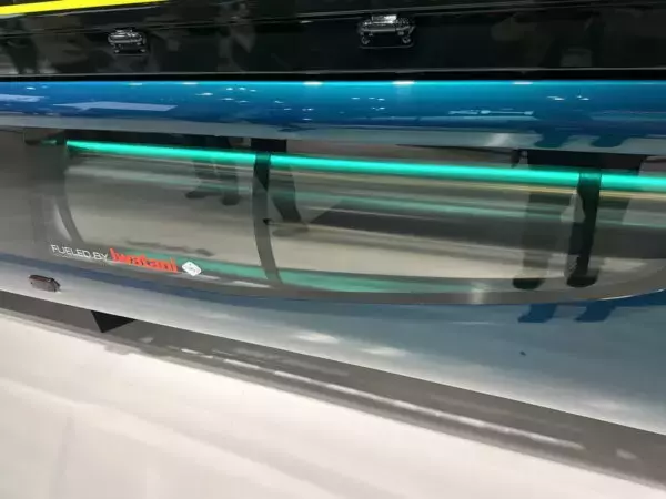 「三菱ふそうが「あまりに外装がスタイリッシュすぎるトラック」JMSに出展 なぜこんなにブッ飛びデザインになったのか」の画像