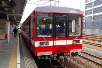 ホームないから乗車はタラップ 「路線図にない鉄道」を走ったサッカーファン専用「パーク＆ライド列車」の様子、茨城県が公開