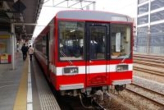 ホームないから乗車はタラップ 「路線図にない鉄道」を走ったサッカーファン専用「パーク＆ライド列車」の様子、茨城県が公開