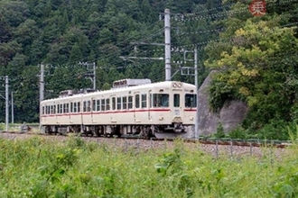 「えっ、電車でととのう!?」 日本初の「駅ナカサウナ」爆誕へ！その異次元な中身とは 富士急が開業