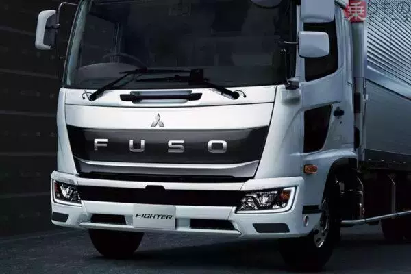 ARCHION統合の第1弾！ 三菱ふそう新型「ファイター」誕生！ 日野プラットフォームで進化を遂げた中型トラック 9月に発売