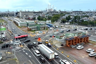 新潟の「隣の道路を取り込んだ巨大バイパス」にどんどん架かる橋桁！ 8日に大規模“通行止め＆高さ制限”スタート