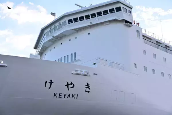 新日本海フェリー新造船「けやき」ついに公開！ レストラン2つ、露天風呂＆サウナ!? 「海のホテル」でゆく日本海最長1061km