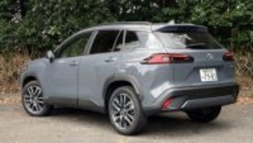 「一番売れているカローラ」どう進化？ 日本初“未来のウインカー”搭載 充実装備で400万切り！ 乗ってわかった“意外な欠点”