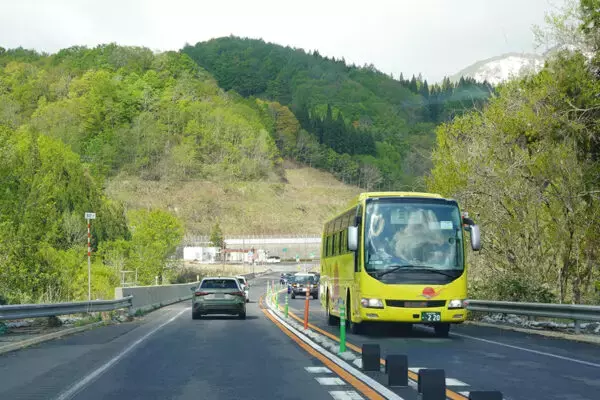 高速道路に「一般道が挟まってる」状態で四半世紀、一体なぜ？ 走ってみたら「ちょっと納得…」 しかし山形県は諦めてない？