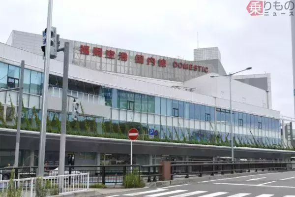 日米の輸送機「KC-46」が福岡空港で異例の“揃い踏み”！なぜ？ SNSでは「凄い一日」の声 航空自衛隊が公表