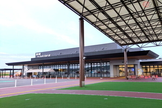 競馬場跡地に「九州最大級、メガ道の駅」誕生！ 有明海沿岸道路のすぐ近く「メガトライアル」併設で超便利 秋には人気ラーメン店も開店