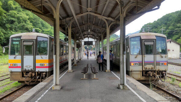 方針決定は2027春 終局を迎える「JR超赤字路線」結論先送り？ “次”を模索する動きも