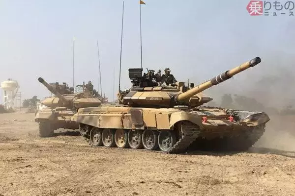 「夏の戦車は灼熱地獄!?「自衛隊戦車」でもエアコンの有無で大きな差が… 海外の戦車は付いているのか？」の画像