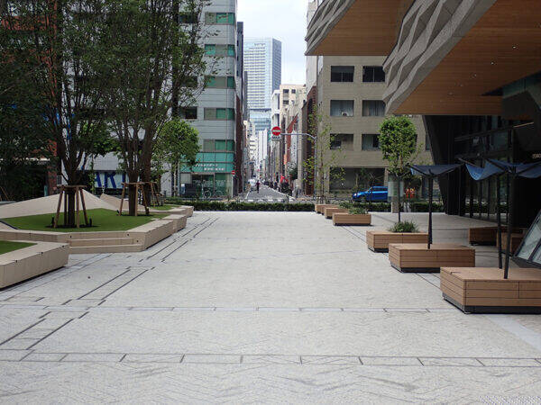 東京のビジネス街の「新しい橋」がびっくりするほど地味なワケ 10年後に大化け？ 自ら建設した“大家”の狙い