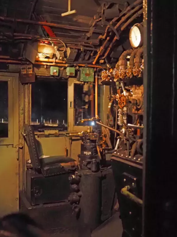 埼玉県内だけで7時間！ 日本唯一のテンダーSL「夜行列車」に乗った 「こんな夜中にまさか…」の連続!?