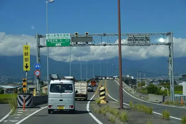 「高速下りたら「下道も高速みたいだった」関東近郊5選 無料で走れる超便利・スゴすぎアクセス道路たち」の画像