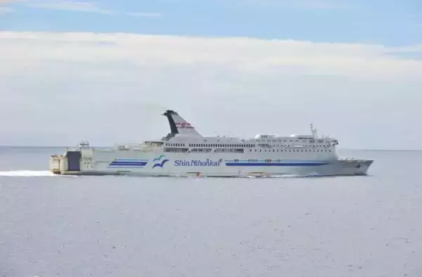 関西～北海道を「約21時間」vs「約31時間」どっちが魅力!? 新日本海フェリー敦賀～苫小牧東「直行便と経由便」それぞれの魅力とは？ 10月からは「約46時間化」