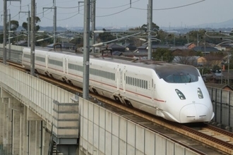 10年前は「13日」で復旧したのに… 九州新幹線が1か月以上も動けない、前回の熊本地震との「決定的な違い」とは？