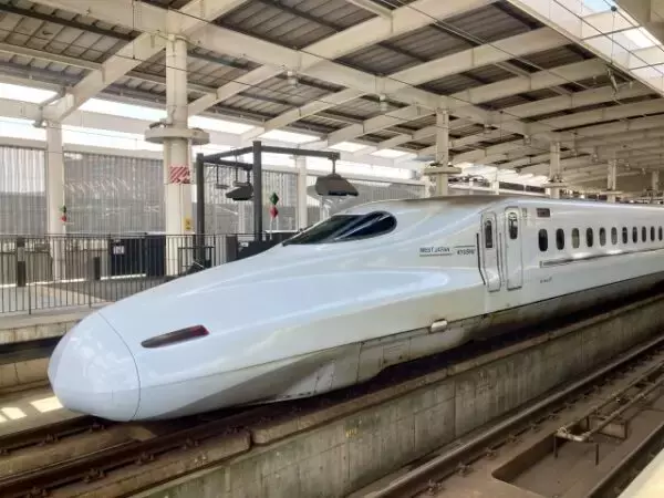 「10年前は「13日」で復旧したのに… 九州新幹線が1か月以上も動けない、前回の熊本地震との「決定的な違い」とは？」の画像