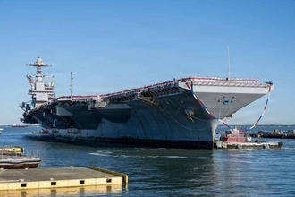 米最新鋭空母に「意外な弱点」!? 戦争を左右しかねない「エレベーター問題」に直面 “ミッドウェーの悪夢”再来か