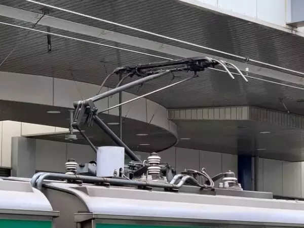 電車の“代名詞”が激変!?「ひし形」→「くの字形」 なぜ姿変えたのか 空気抵抗だけじゃなかった