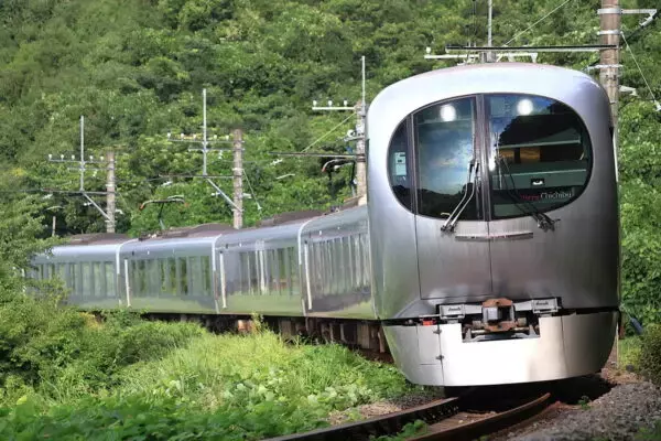 西武池袋線・秩父線で「夜行ラビュー」が運行へ 埼玉県内の3駅にも停車！ 星空や雲海観賞も