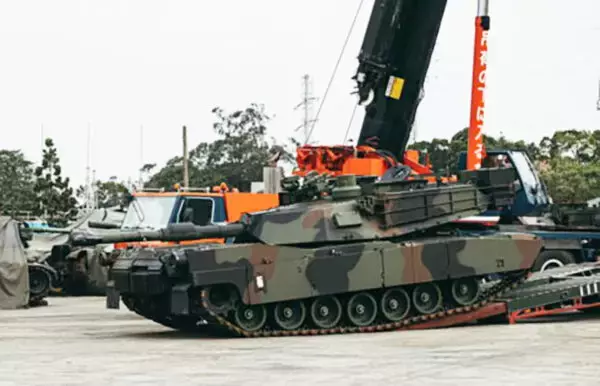 台湾の“新型戦車”が基地外で爆走！ その目的とは？ 実は疑念を晴らすための訓練だった