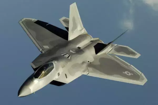 圧巻！日米豪「軍用機の大編隊」を空中で撮影した映像が公開される ステルス戦闘機など19機が参加