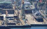 「隣のイージス艦が小さく見える！ 海自“超巨大”新型戦闘艦の建造進む 肝心の「目」も試験成功」の画像1