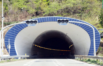 県境またぐ長～い関越トンネル 電力はどこから「東京・東北どっち!?」実はかなり考えられた方法だった