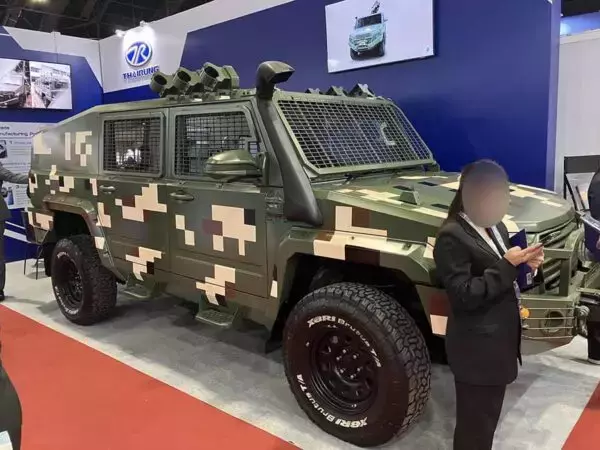 「ランクルを“装甲化”するらしいんですが」民生車の軍事転用、成功には何が必要？ 軍採用メーカーの答えは