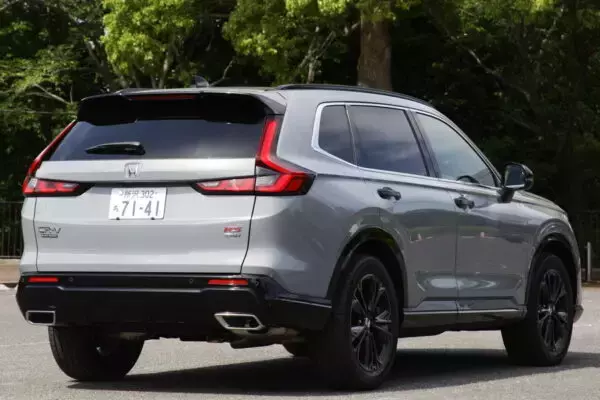 「3年遅れでやってきた「ホンダの最上級SUV」強みはどこに？ ファンからは待望の声 ただライバルはみんな最新型に！」の画像