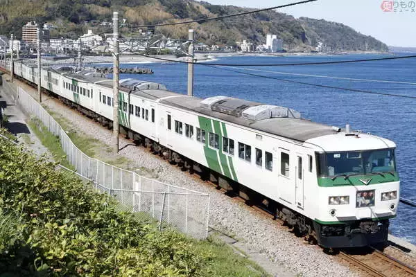 「JR東日本 「185系」の廃車部品を使用した工芸品をオークション販売 鉄道古物も」の画像