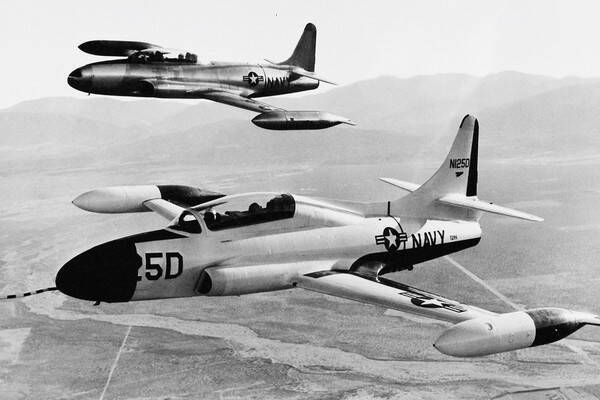 「トップガン」クルーもこれで学んだ？ 戦わない空母搭載機 愛称「ヒトデ」はダジャレ的!?