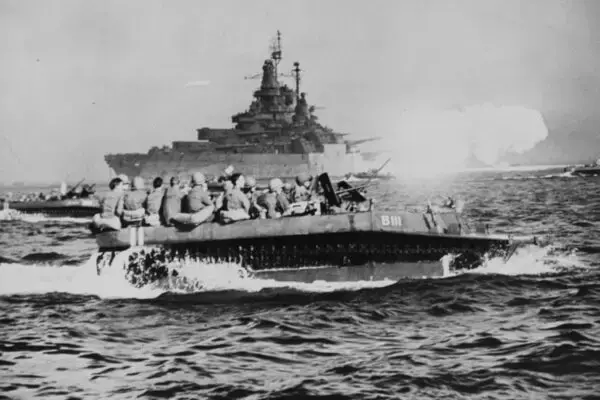 「アムトラック」がなければ上陸作戦は失敗していた？ 日米戦で重用された“地味装甲車” 映画『ペリリュー』にも登場