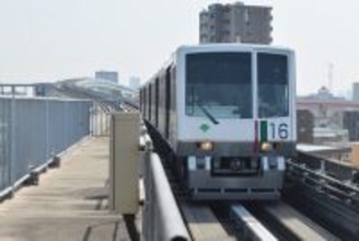 混雑率が“5年連続”全国ワースト!? なぜ「日暮里・舎人ライナー」はこんなに混むのか？ 対策に苦戦するワケ