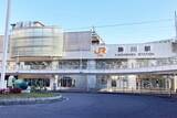 「改札口が「ぴよりん」まみれに！ “聖地”の駅でお出迎え 装飾は「見た目や食感をイメージ」」の画像1