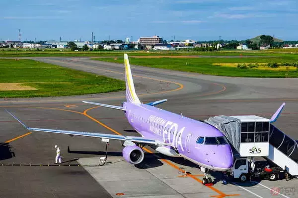 ド迫力！ 激短滑走路から飛ぶジェット旅客機の「珍しい離陸法」 乗ったらマジでロケット！