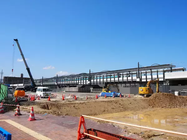 「50万都市の駅前が「まるで砂漠」 アリーナ計画は“早すぎる頓挫” 71年ぶりの新装から進まぬ再開発の着地点は 松山駅」の画像