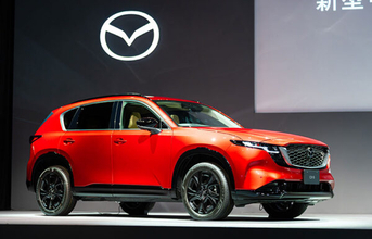 マツダ「新型CX-5」9年ぶり刷新！“国内で”人気の「ディーゼル」廃止のワケとは？ 大幅進化で欧州では好調？