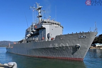 海自艦がロシア海軍の「超静かな潜水艦」を確認！浮上航行する姿を捉えた画像を防衛省が公開
